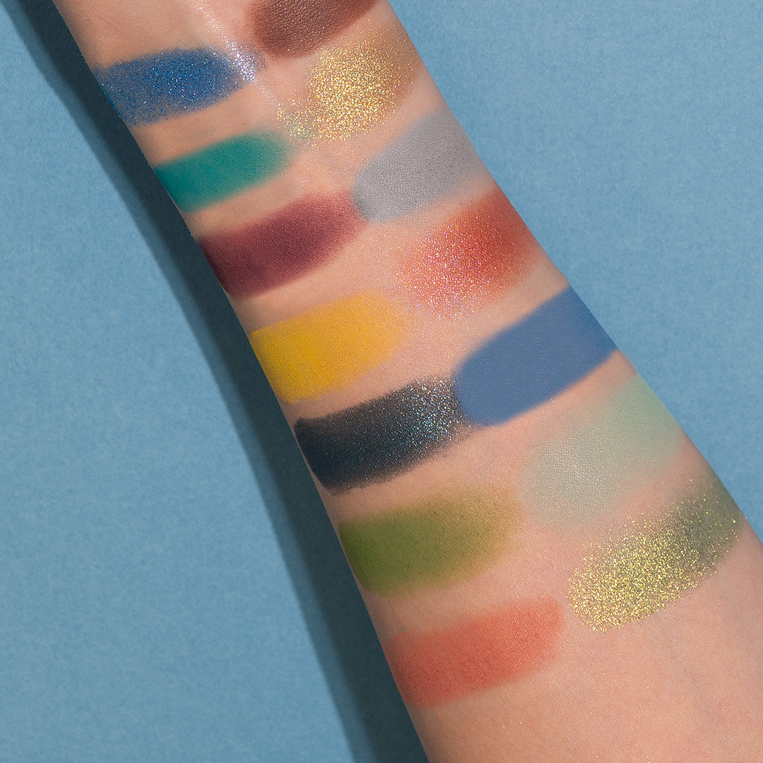 ADVENTUROUS | 21 SHADE PALETTE & BRUSH
