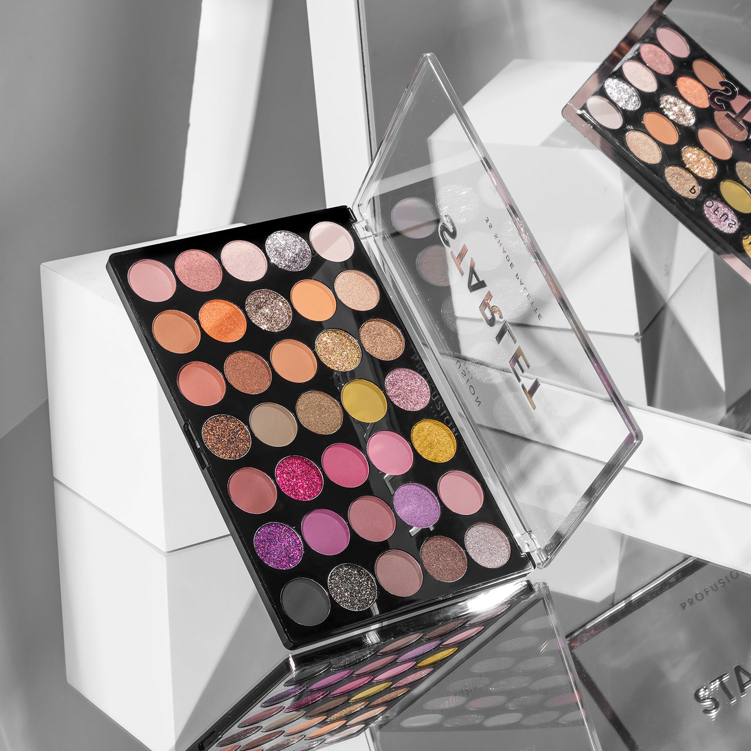 starlet 35 shade eyeshasow palette